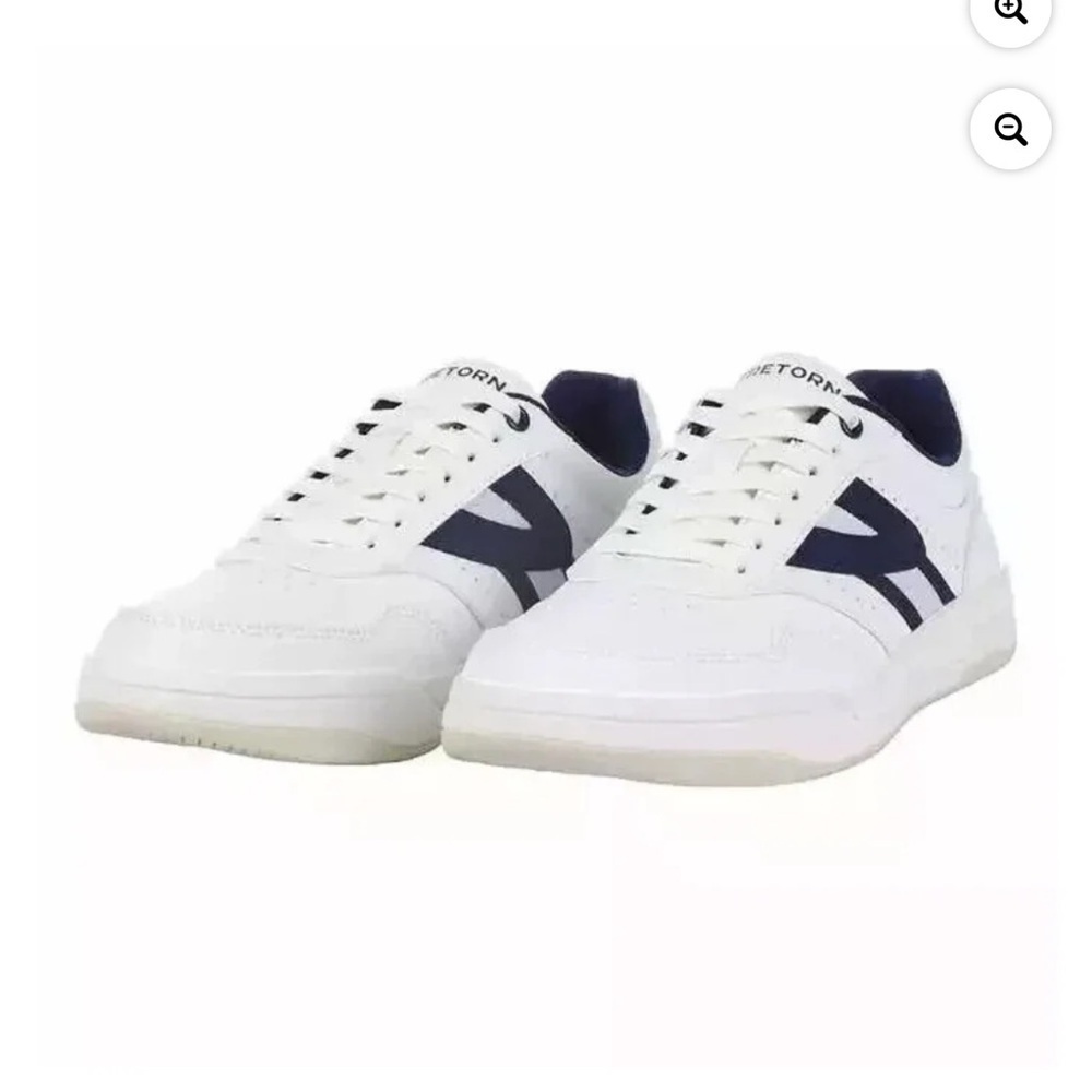 NWOB Tretorn Men’s Dennis White and Navy Blue Trim Athletic Sneaker Sz. 10